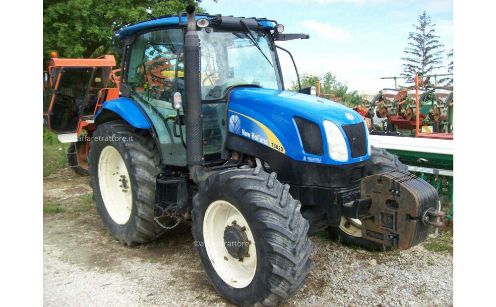 New Holland T6020 Usato - 1