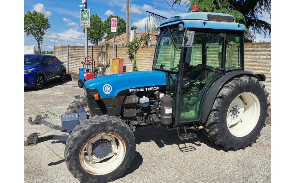 New Holland TN90F Usato - 1