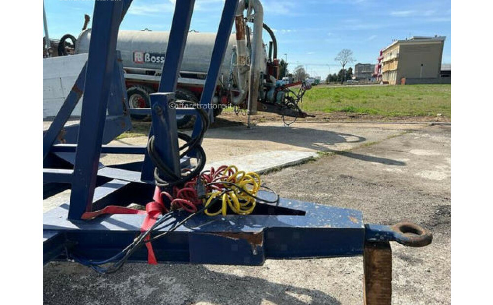 Gebrauchter landwirtschaftlicher Pritschenwagen mit zwei eng beieinander liegenden Achsen, Wagentyp - 4