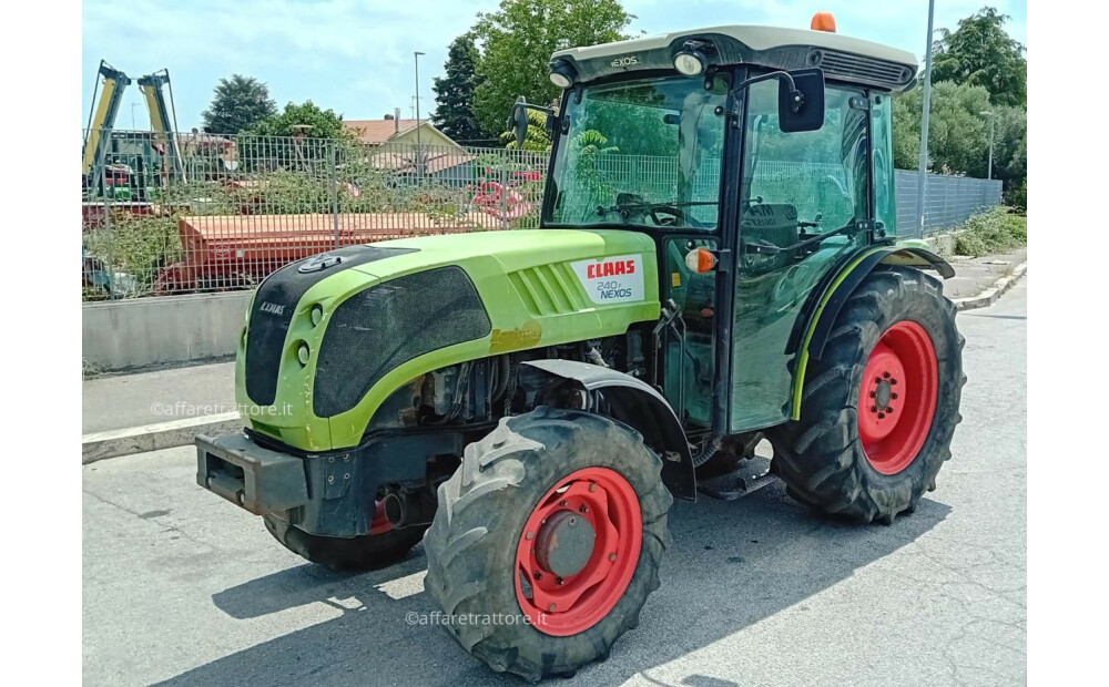 Claas NEXOS 240 F Gebraucht - 1