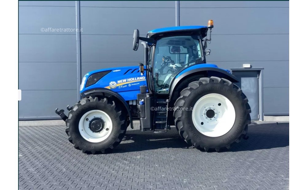 New Holland T7.225 Gebraucht - 2