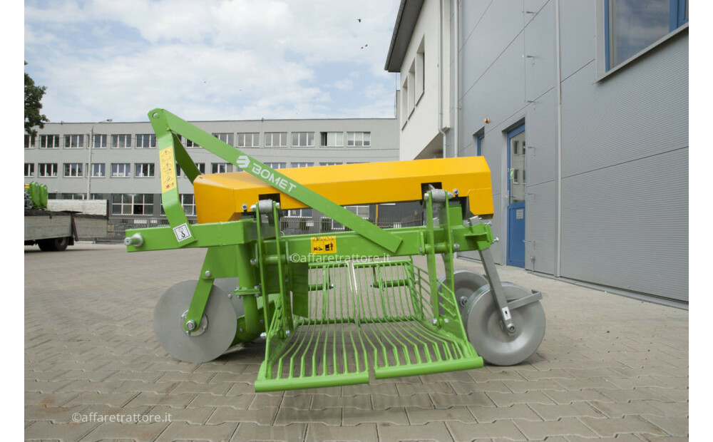 Bomet Siebkettenroder / Potato digger / Arracheuse de pomme de terre / Scavapatate / Однорядная картофельная копалка / Kopaczka do ziemniaków Ursa Z655 Nowy - 4