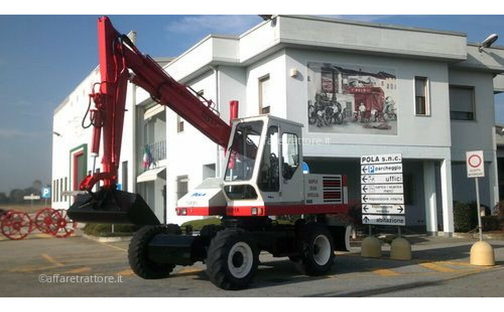 SELBSTFAHRENDE LANDWIRTSCHAFTLICHE MASCHINE TUSSI S 2500 S LADER - 1