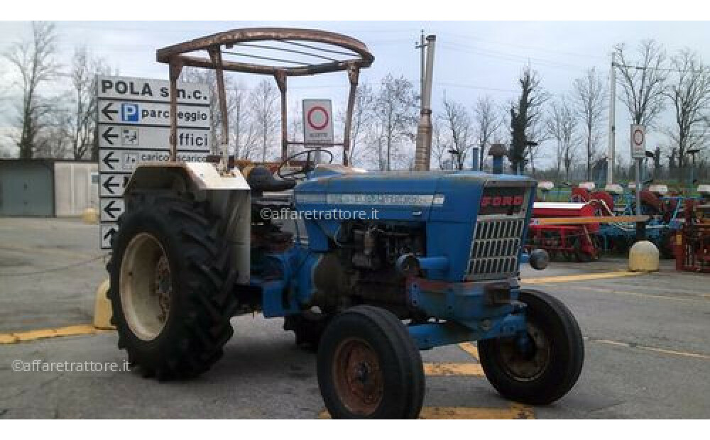 GEBRAUCHTER FORD 5000 LANDWIRTSCHAFTLICHER TRAKTOR - 1