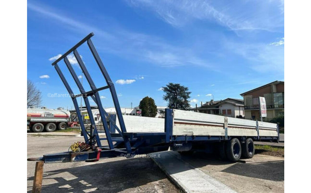 Gebrauchter landwirtschaftlicher Pritschenwagen mit zwei eng beieinander liegenden Achsen, Wagentyp - 14