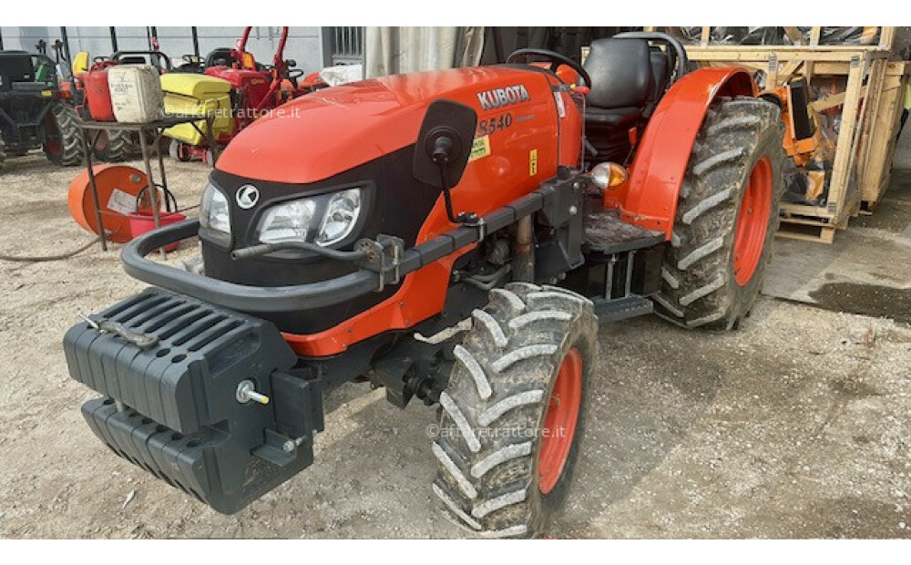 Kubota M - 1