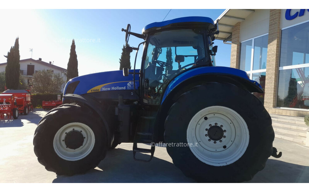 New Holland T7050 Usato - 2