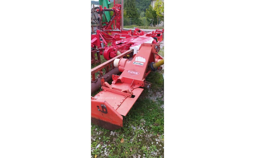 Kuhn HRB252D Kreiselegge Wird mit Stachelwalze verwendet - 11