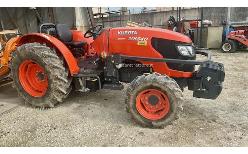 Kubota M - 5