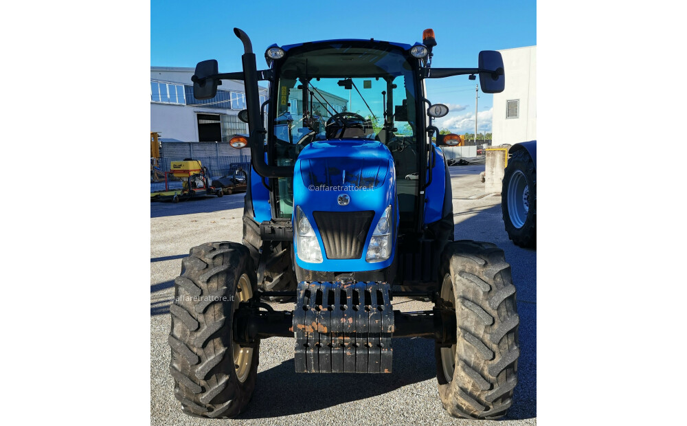 New Holland T4.105 Dual Command mit synchronisierter Zapfwelle und SuperSteer-Vorderachse. - 2