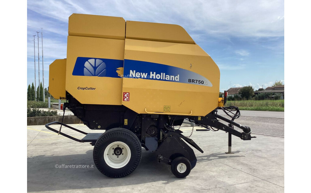 New Holland BR750 Gebraucht - 8