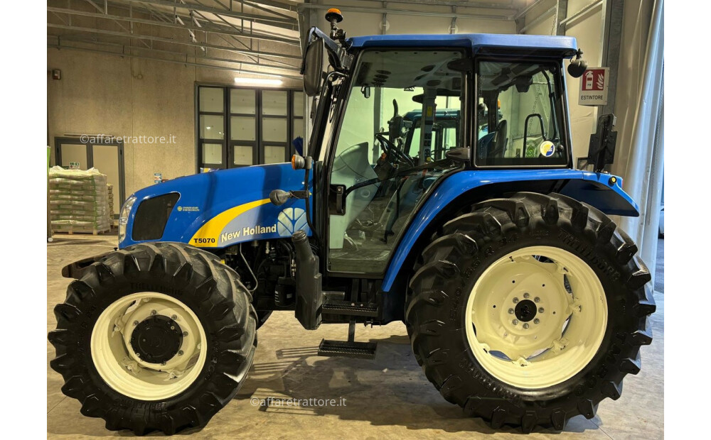 New Holland T5070 - 5