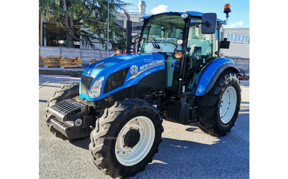 New Holland T4.105 Dual Command mit synchronisierter Zapfwelle und SuperSteer-Vorderachse. - 1